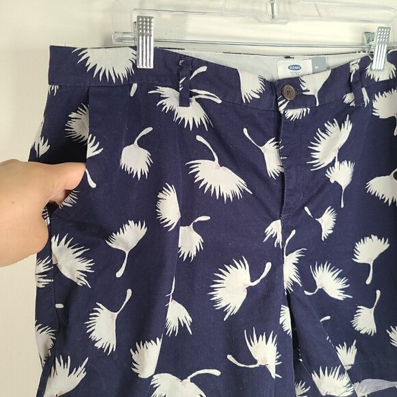 Old Navy Blue White Dandelion Cotton Chino Shorts Plus - Picture 5 of 7